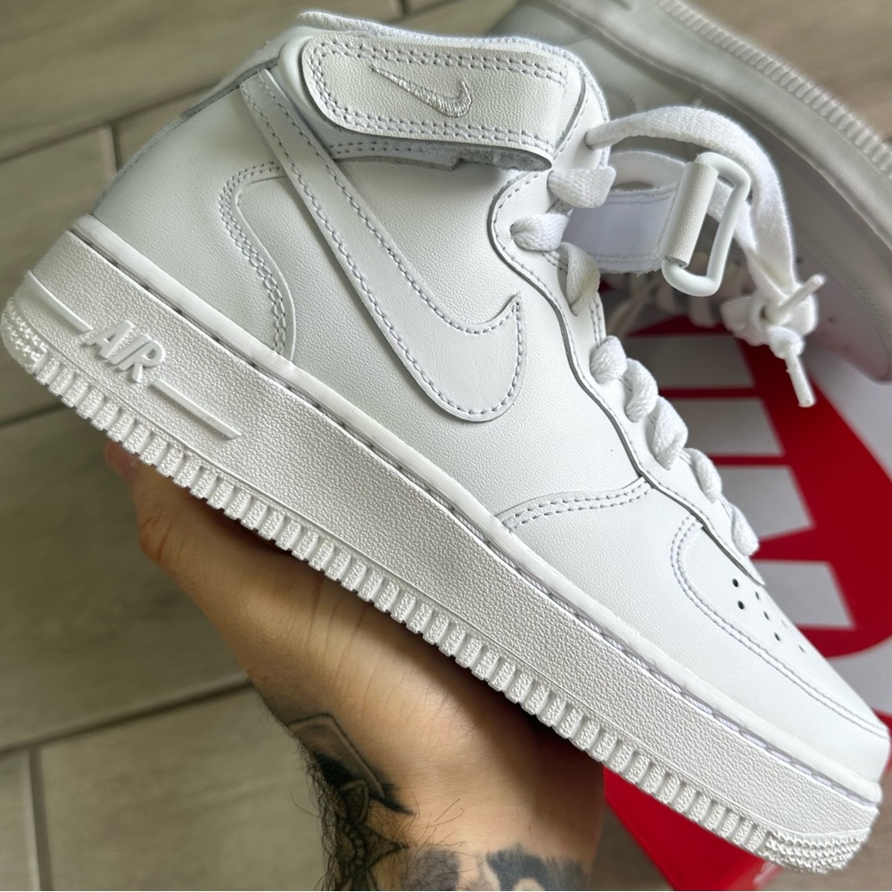 NIKE AIR FORCE 1 MID WHITE